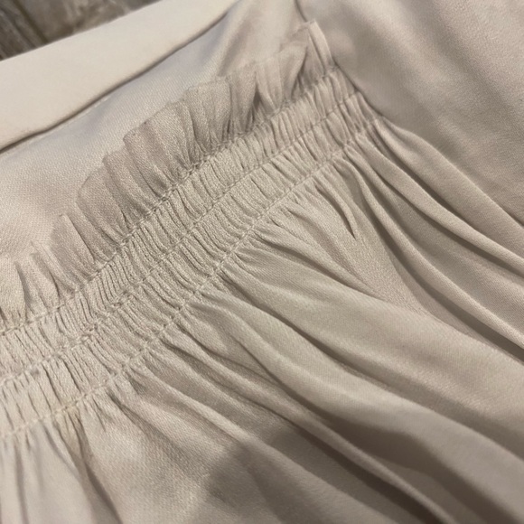 Banana Republic Goddess Mini Skirt (Size 12P) - Picture 9 of 10